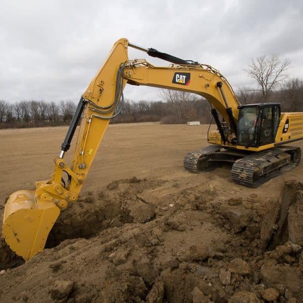 How to Choose Between a Small, Mid, and Large Excavator